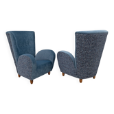 Paire de fauteuils à dossier haut italiens Paolo Buffa en velours bleu et chenille.