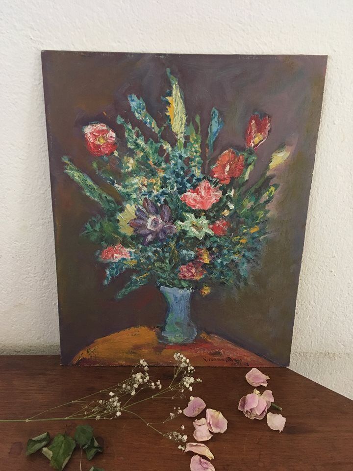 Nature table dead flowers.