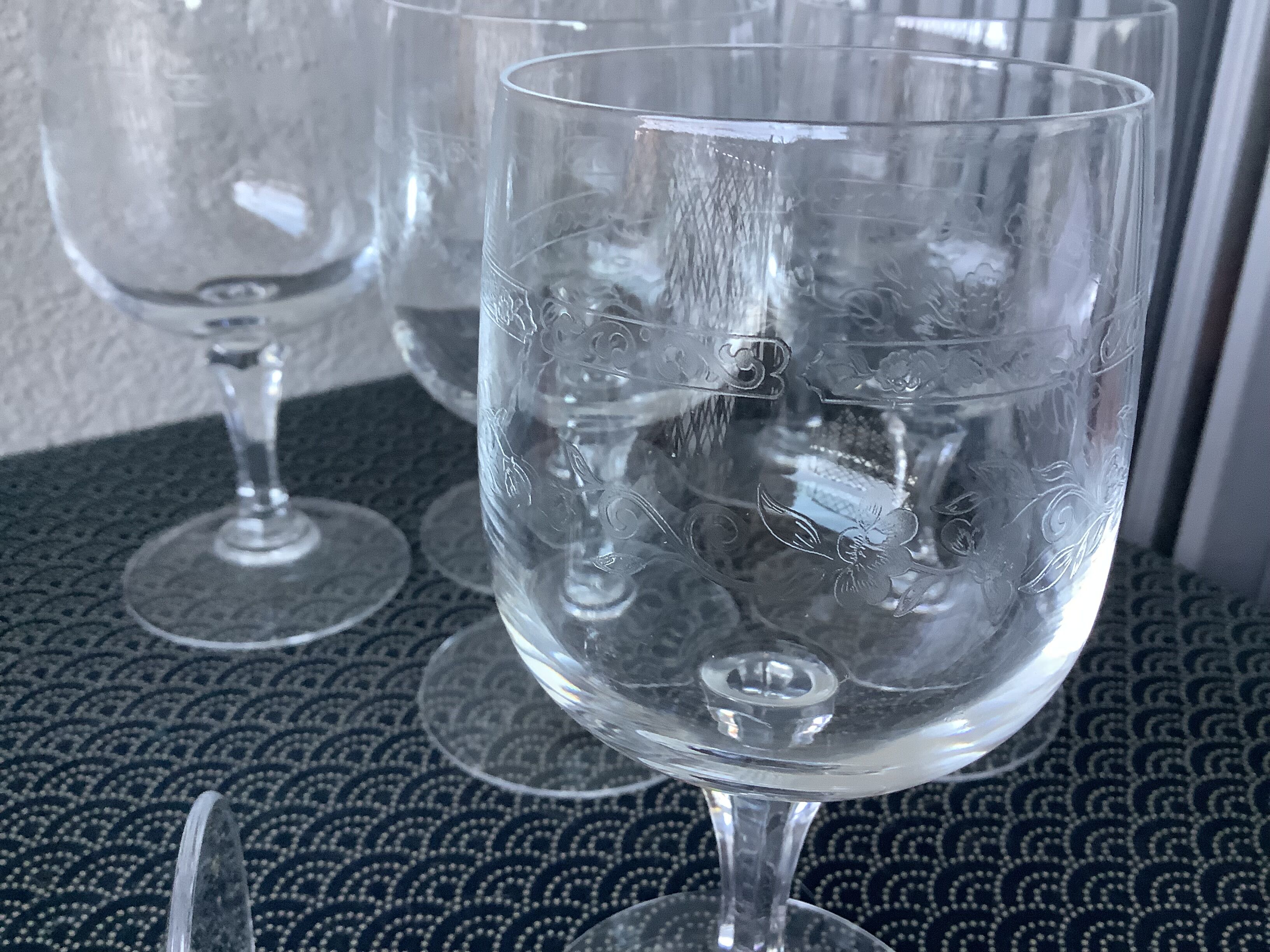 Crystal glasses chiseled on foot Vierzon