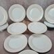 Assiettes Gien modernistes à pois dorés – lot de 9