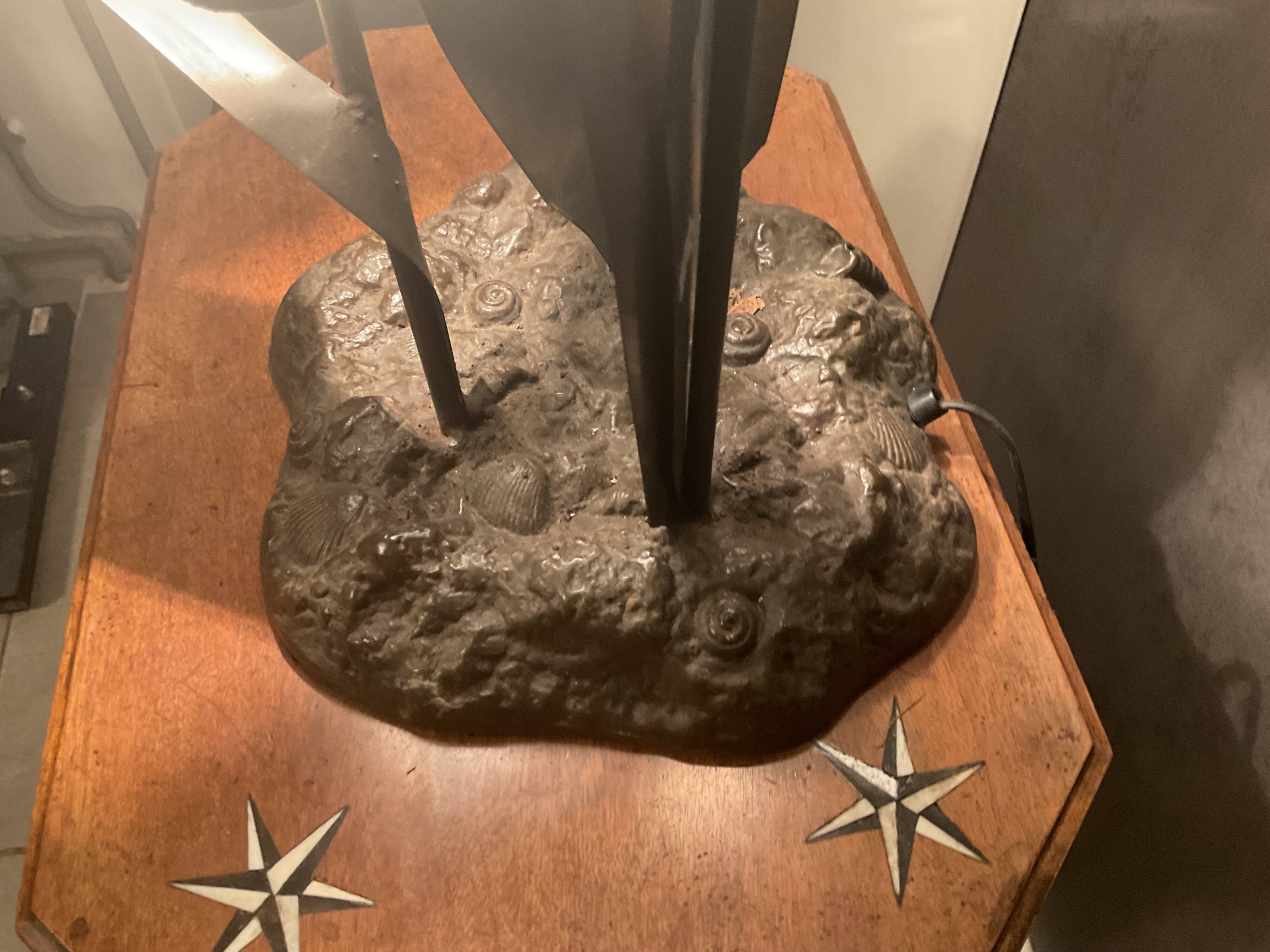 beautiful Art Deco lamp in excellent condition