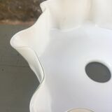 Glass wavy suspension
