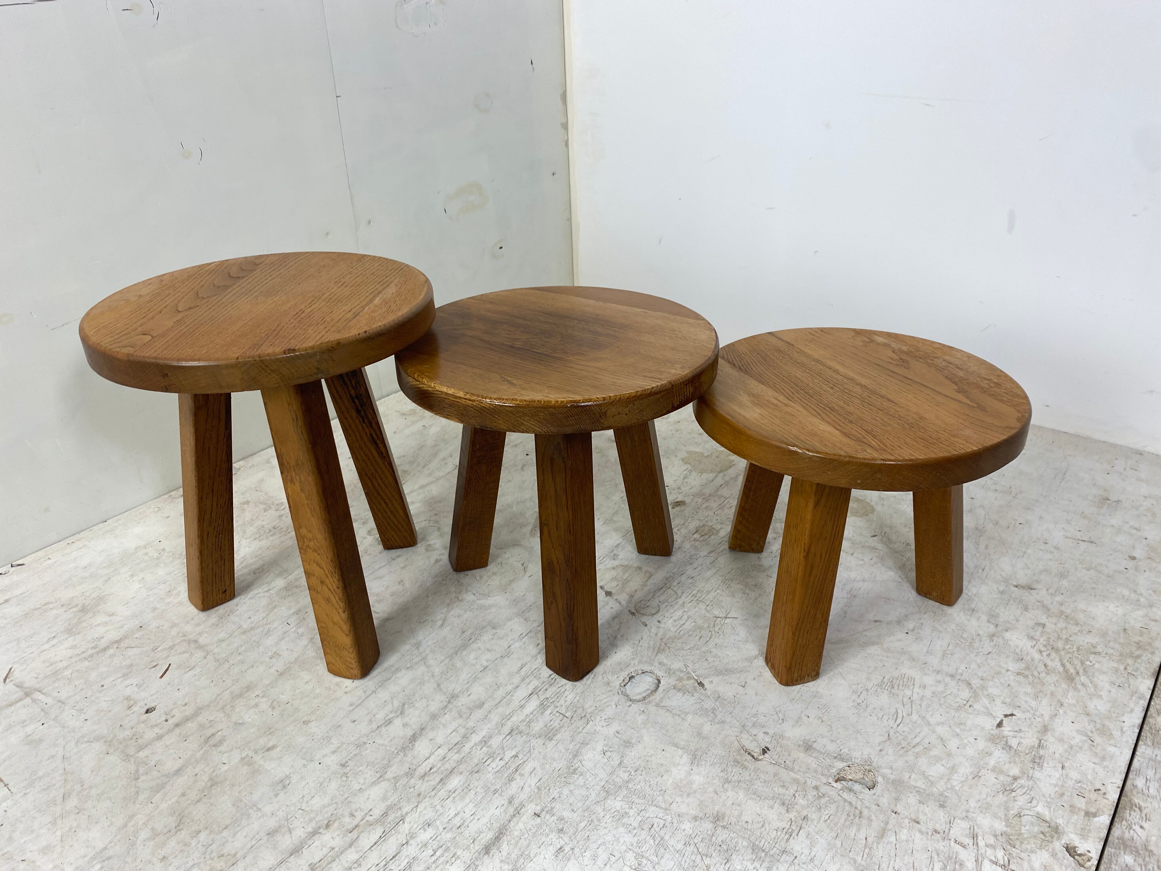 Tables d’appoint vintage brutalistes en chêne années 1960, ensemble de 3