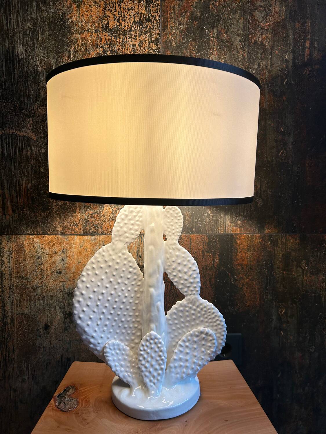 Vintage 1960s Italian design table lamp