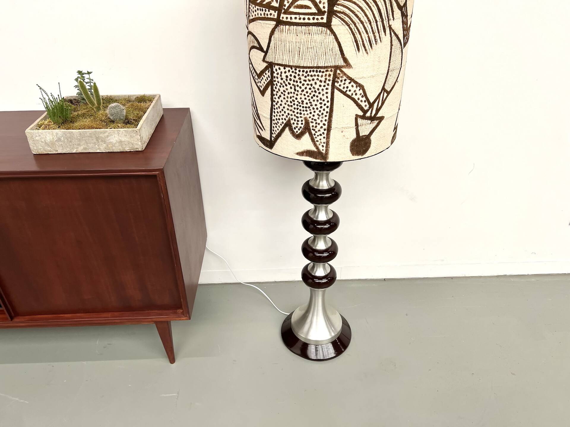 Modernist aluminum floor lamp