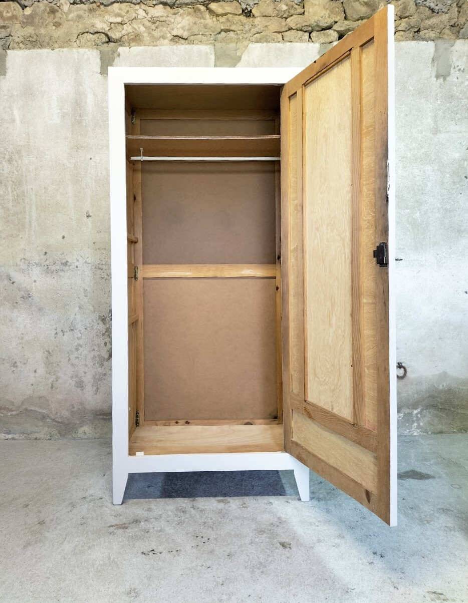 Penderie vintage en bois
