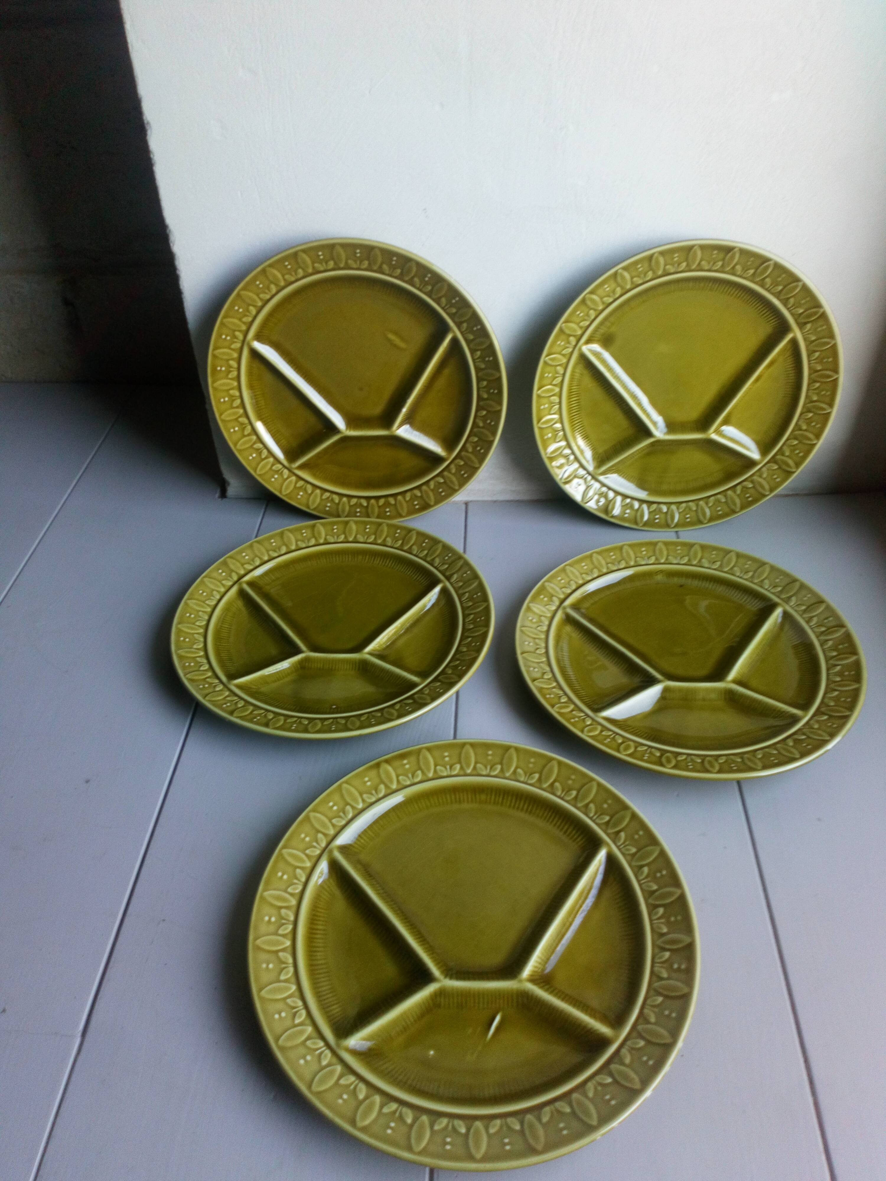 Five plates with scandinavian ceramic hors d'oeuvres