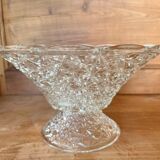 Coupe sur pied ancienne en verre ciselé