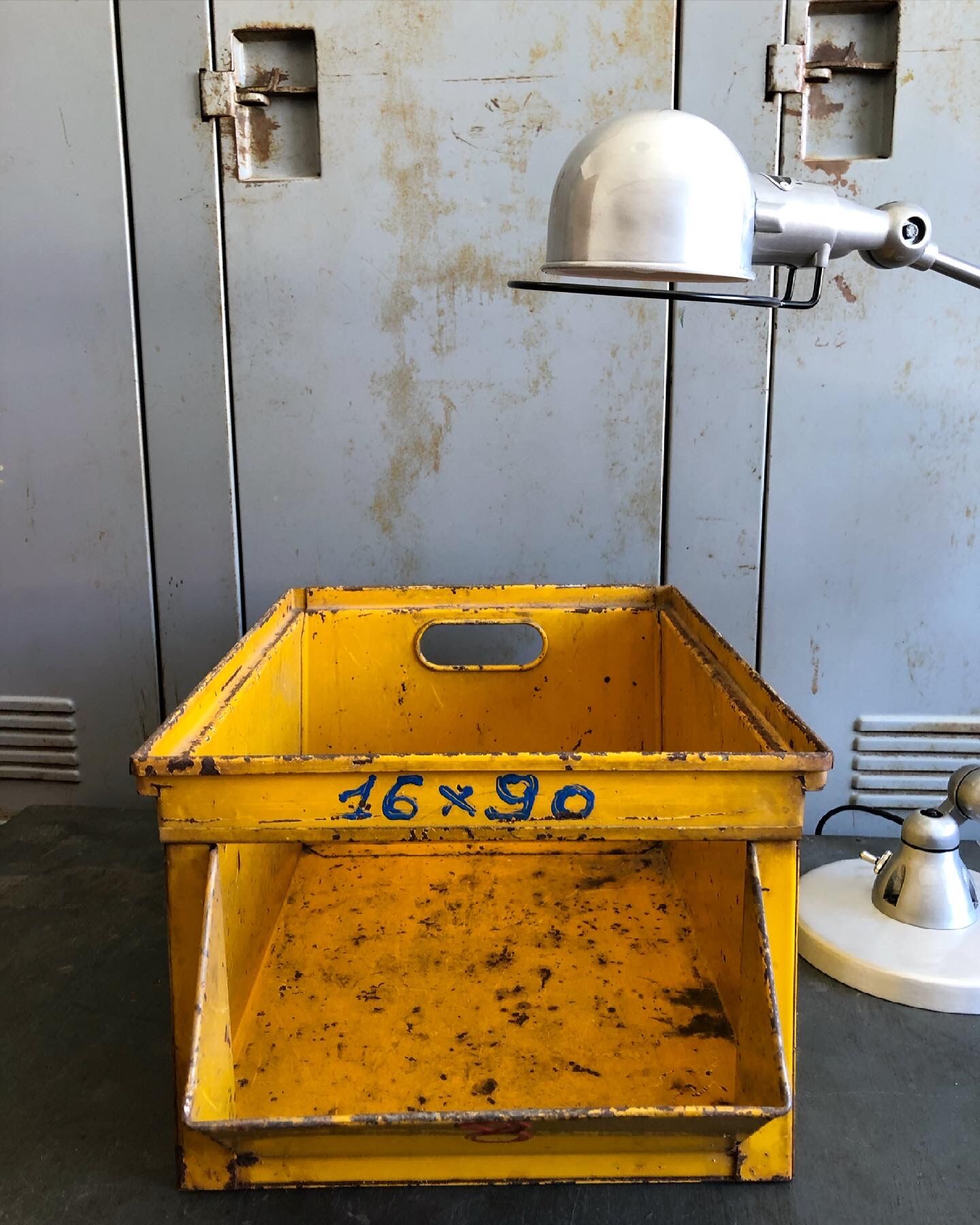 Industrial beaked bin