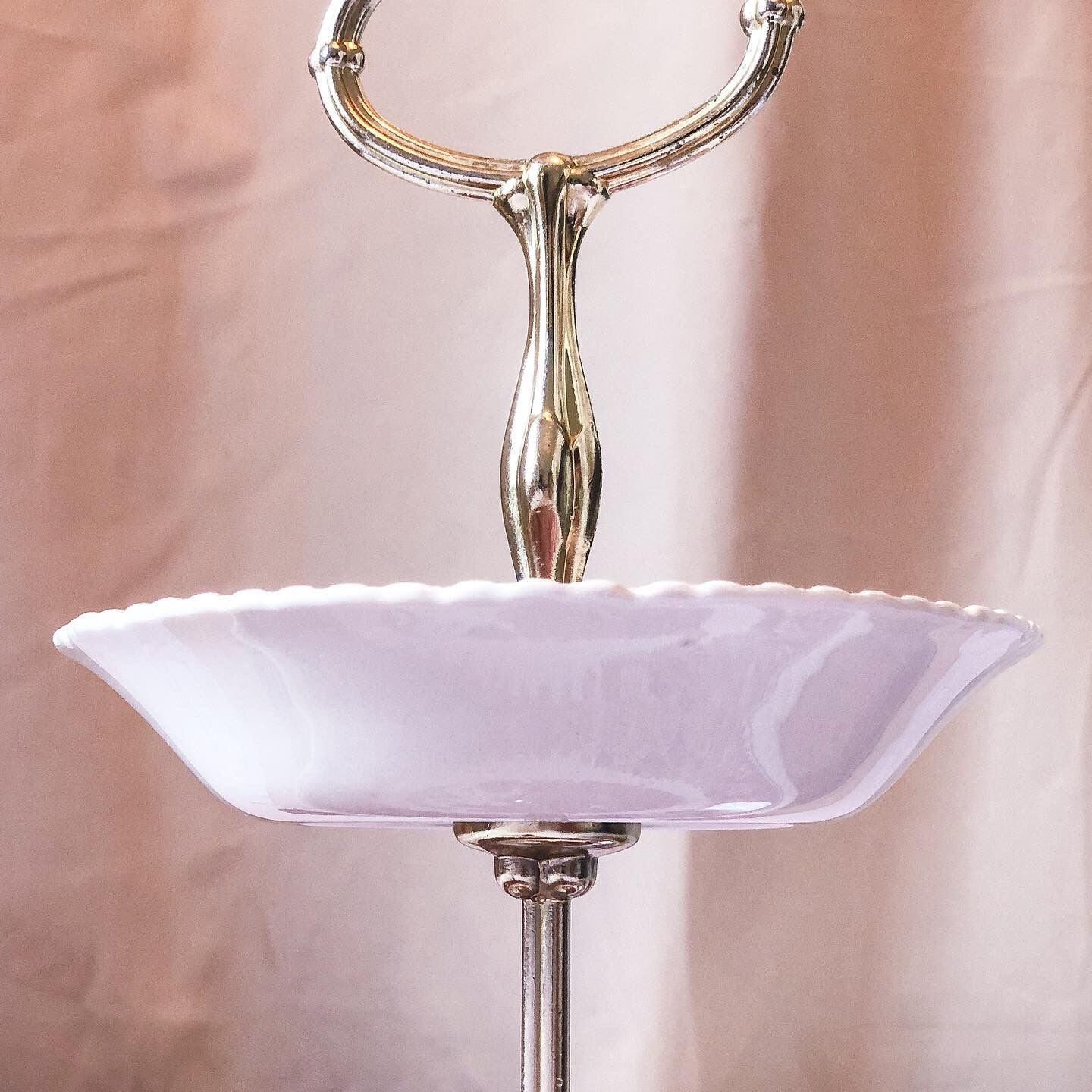 English servant dish
