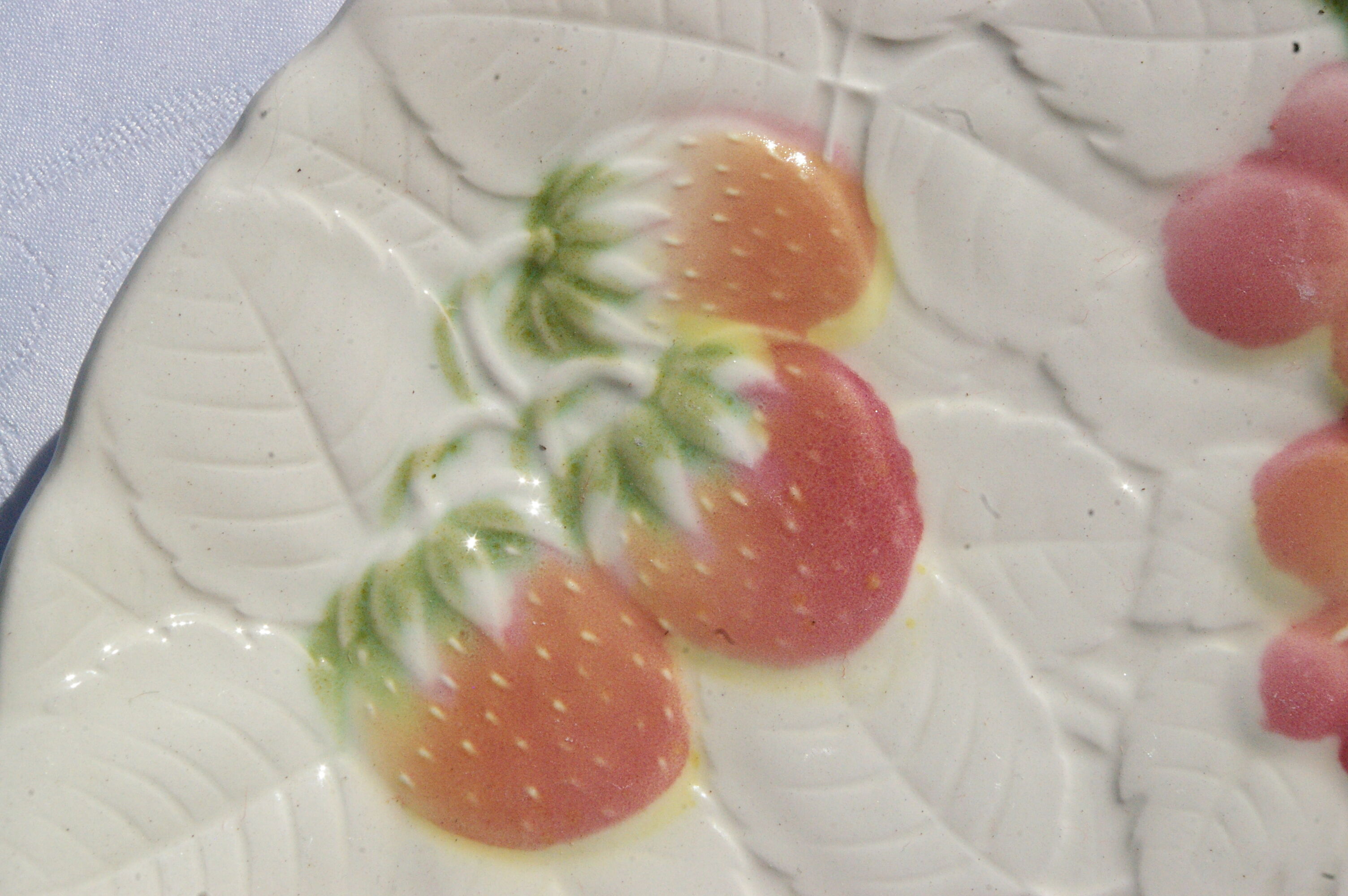 Vintage dish in Salins Slurry decorated with fruit