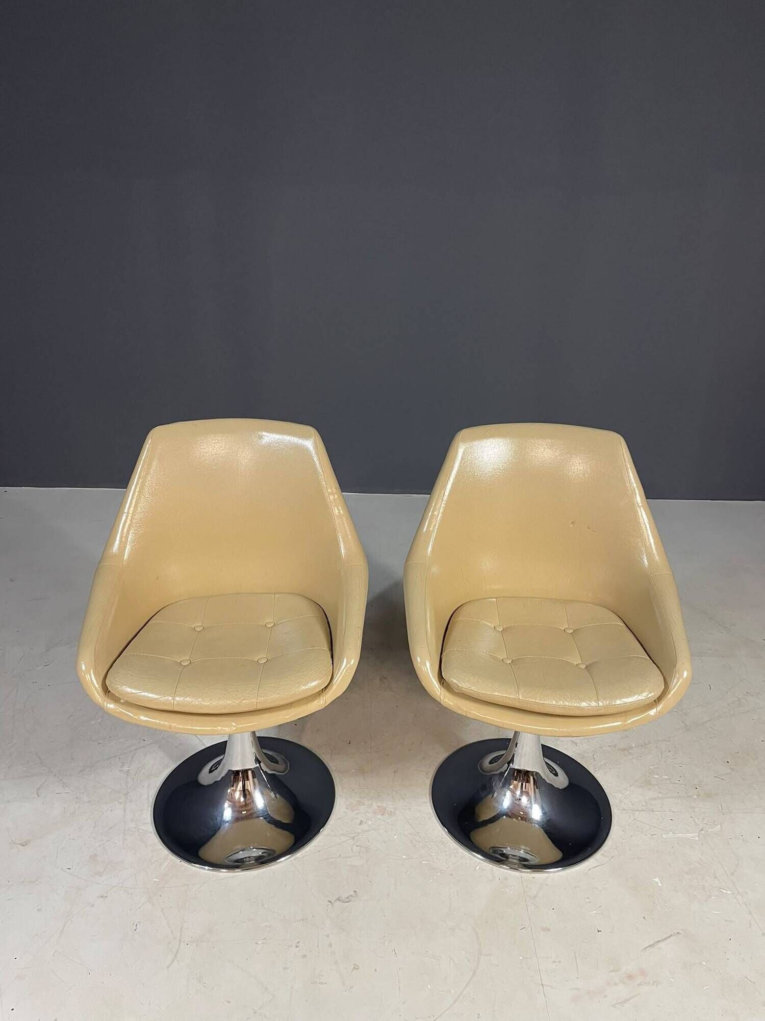 Pair of Beige Swivel Chairs with Chrome Pedestal Bases, France, 1970s, 82 × 55 × 45 cm