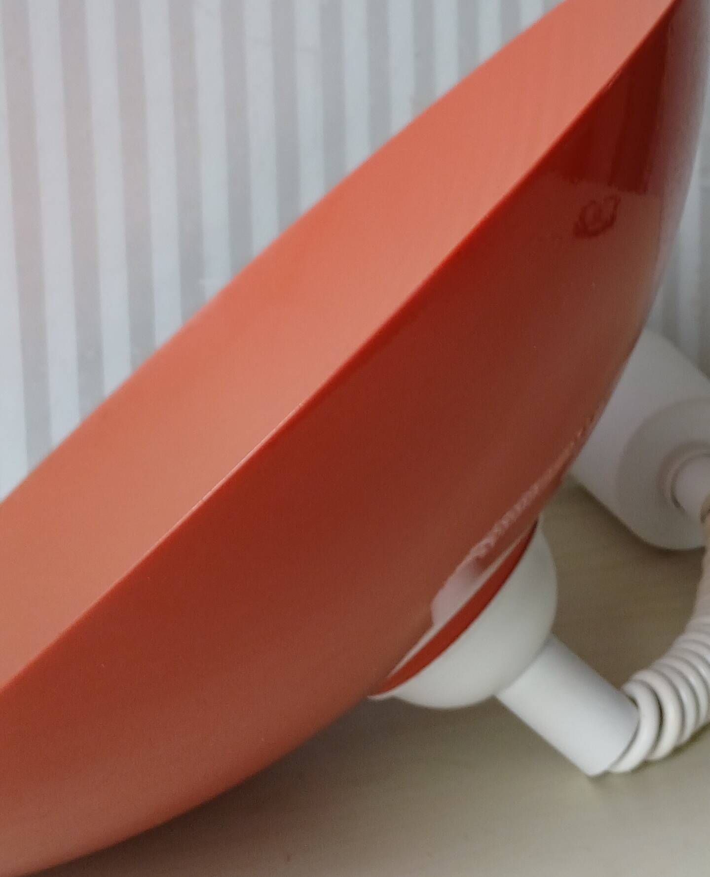 Italian pendant lamp rises & falls in red & orange lacquered metal, circa 1970