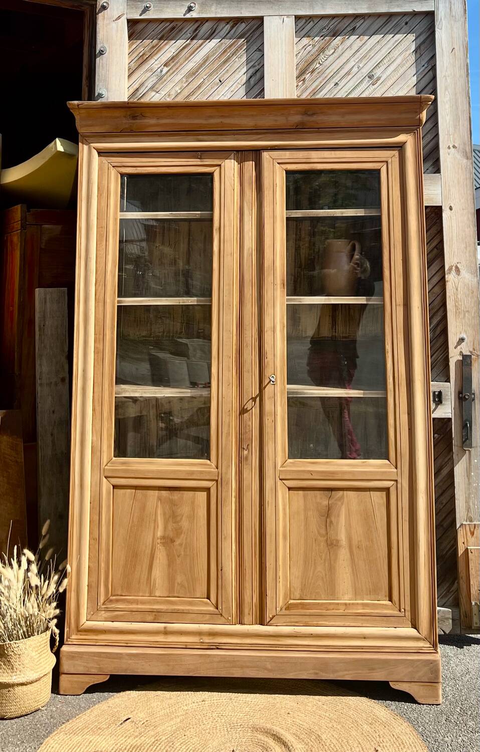 Antique glass-fronted Parisian cupboard: display cabinet bookshelf