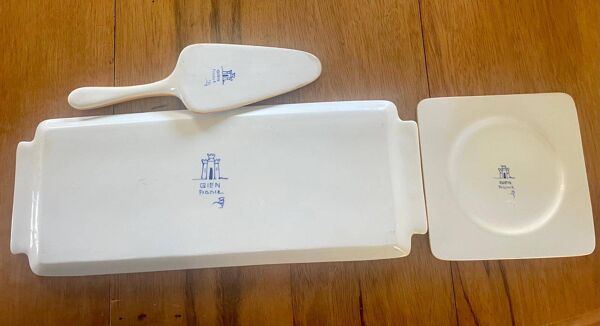 Service à cake Gien modèle pivoine, 1 plat, 12 assiettes et une pelle