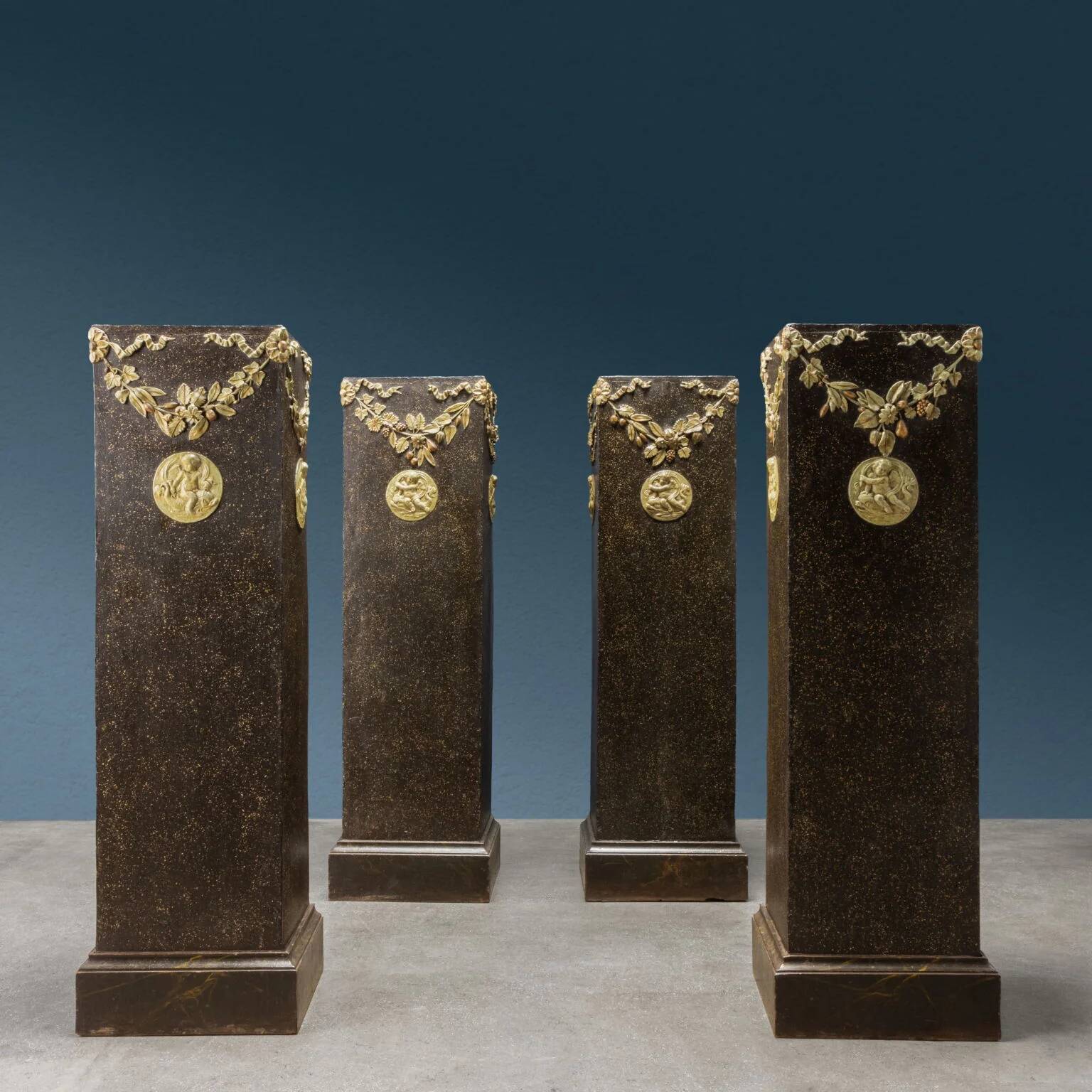 Ancient neoclassical poplar columns, Italy, 18th century