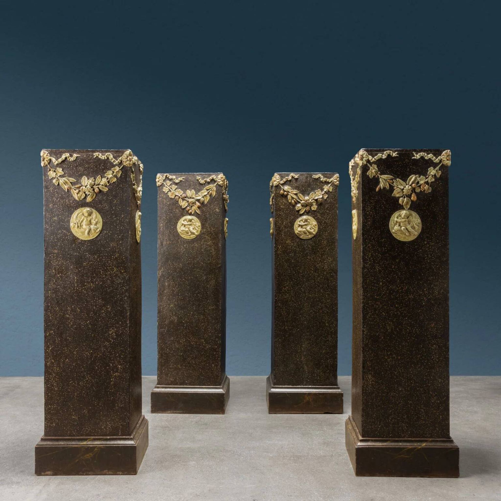 Ancient neoclassical poplar columns, Italy, 18th century