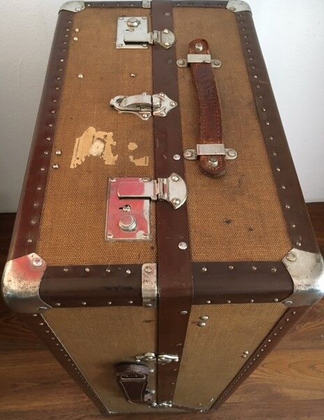 Wardrobe travel 48 h, 1900