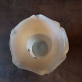 Vase en opaline nacrée