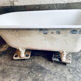 Cast iron bathtub eagle's feet