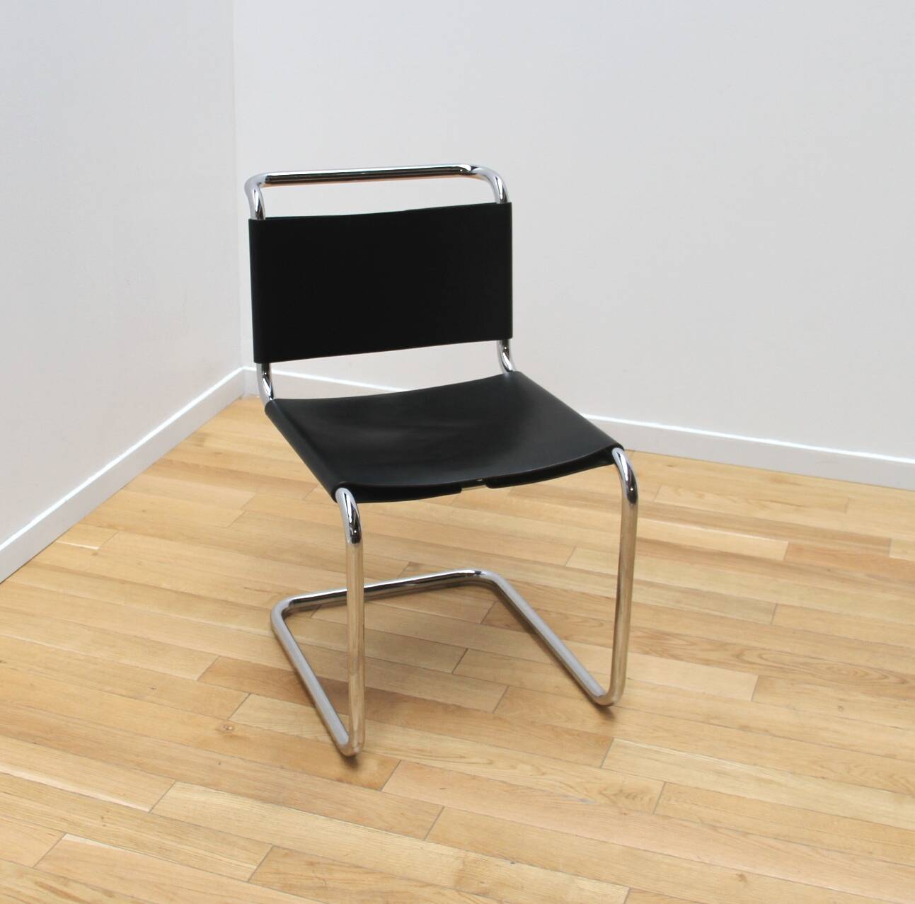 B33 chair, Marcel Breuer