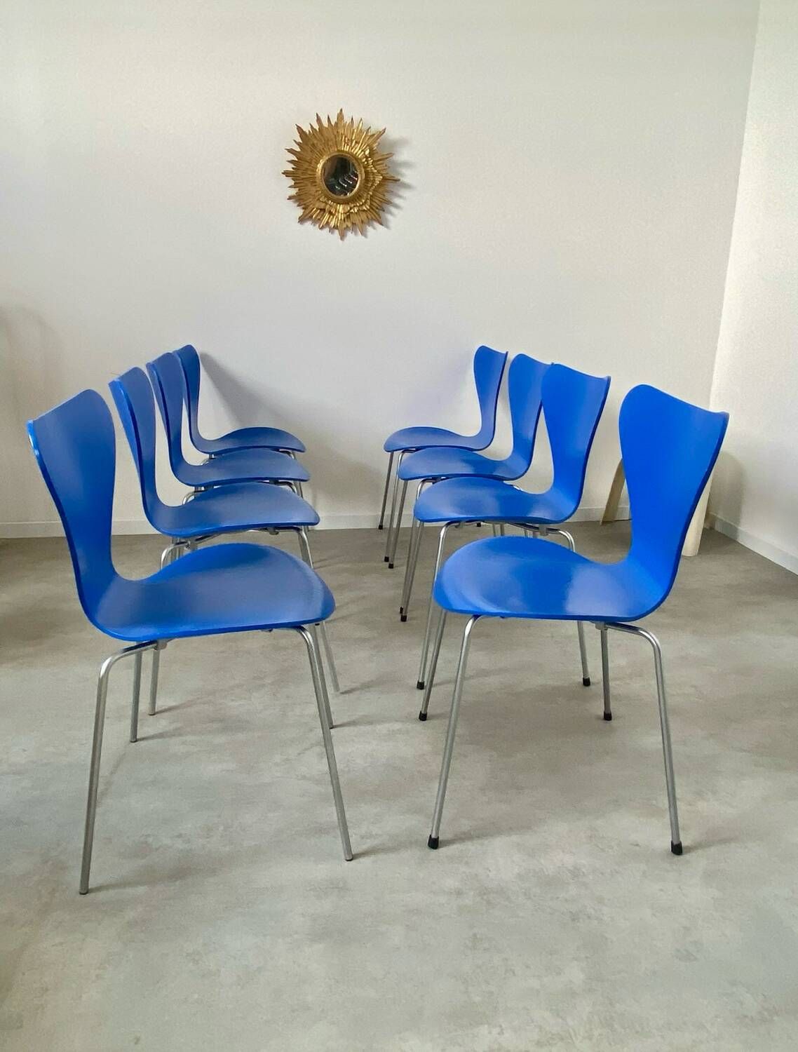 Lot 8 blue chairs series 7 design Arne Jacobsen for Fritz Hansen Denmark vintage