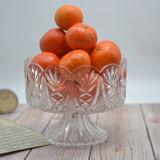 Crystal fruit cup with rounded edges