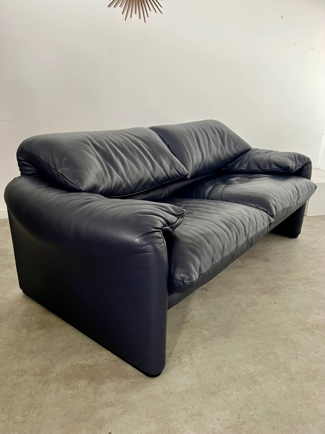 Maralunga sofa designer Vico MAGISTRETTI cassina in vintage midnight blue leather