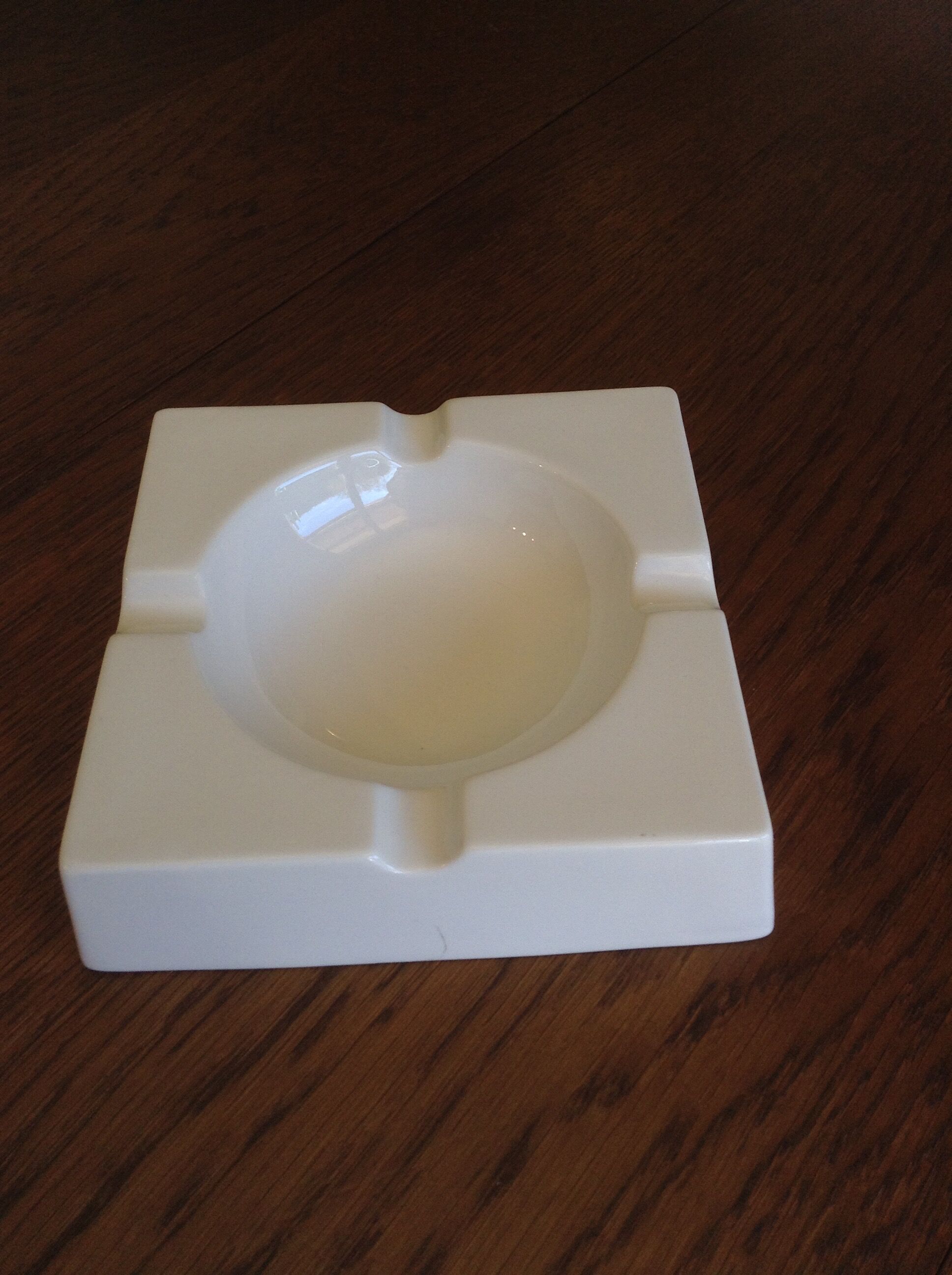 White square ashtray
