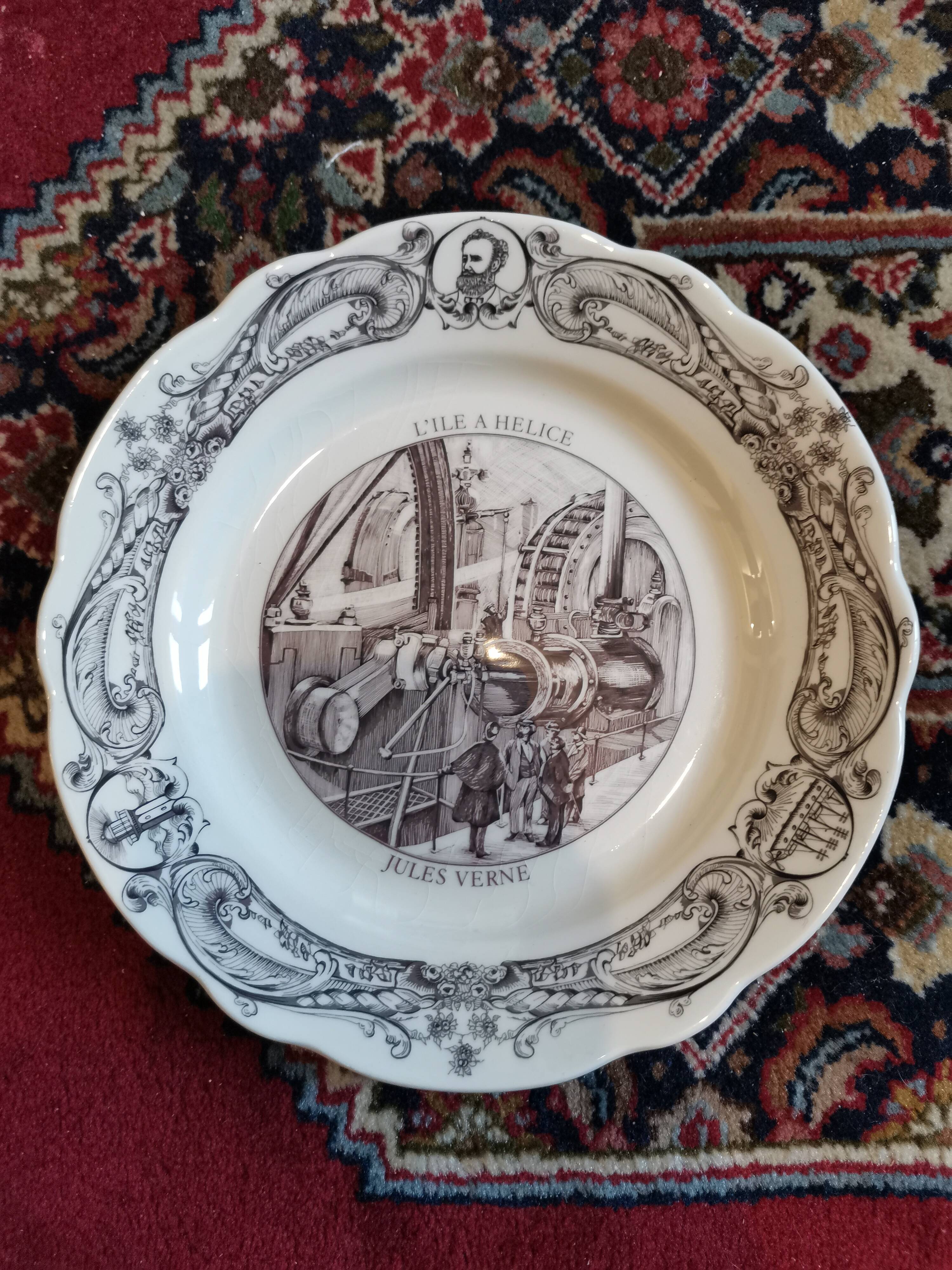 Assiette Jules Verne, Michel l'Ormeraie. L'île à hélice