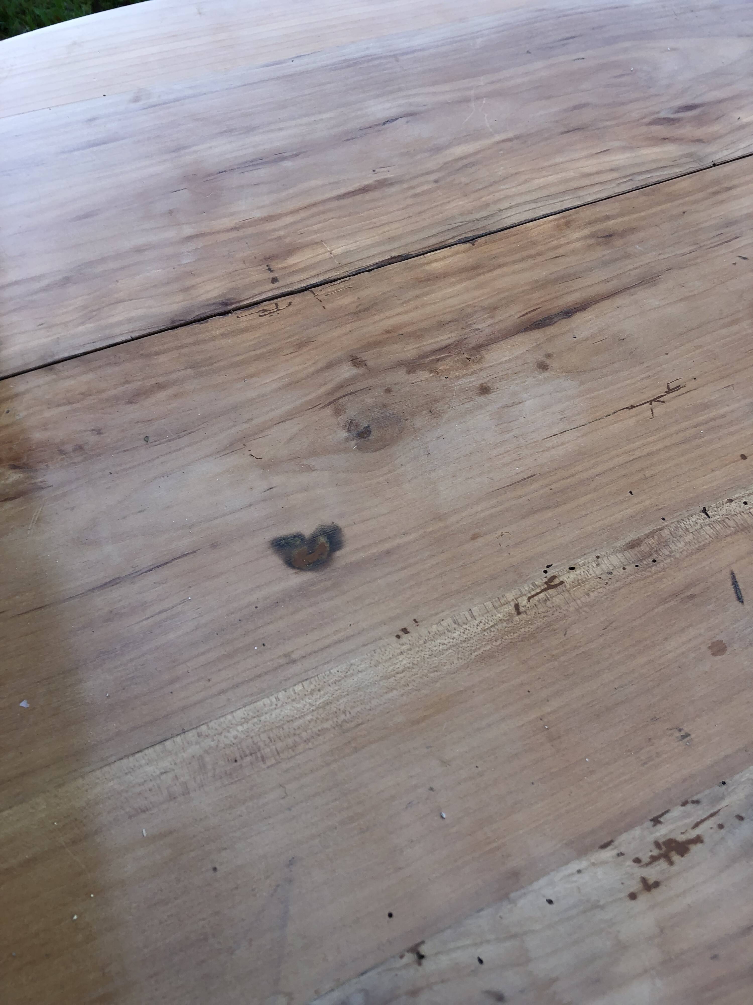 Round table in solid cherry wood, extendable with twisted legs, Louis Philippe style.