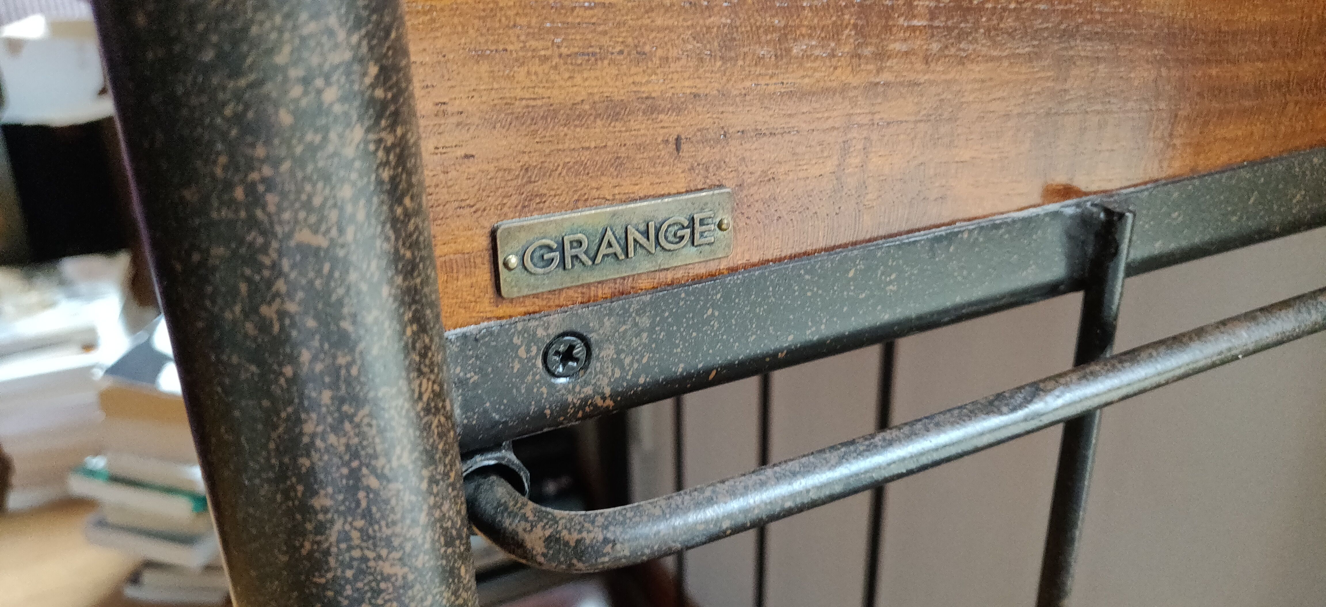 Grange shelf in wood and metal