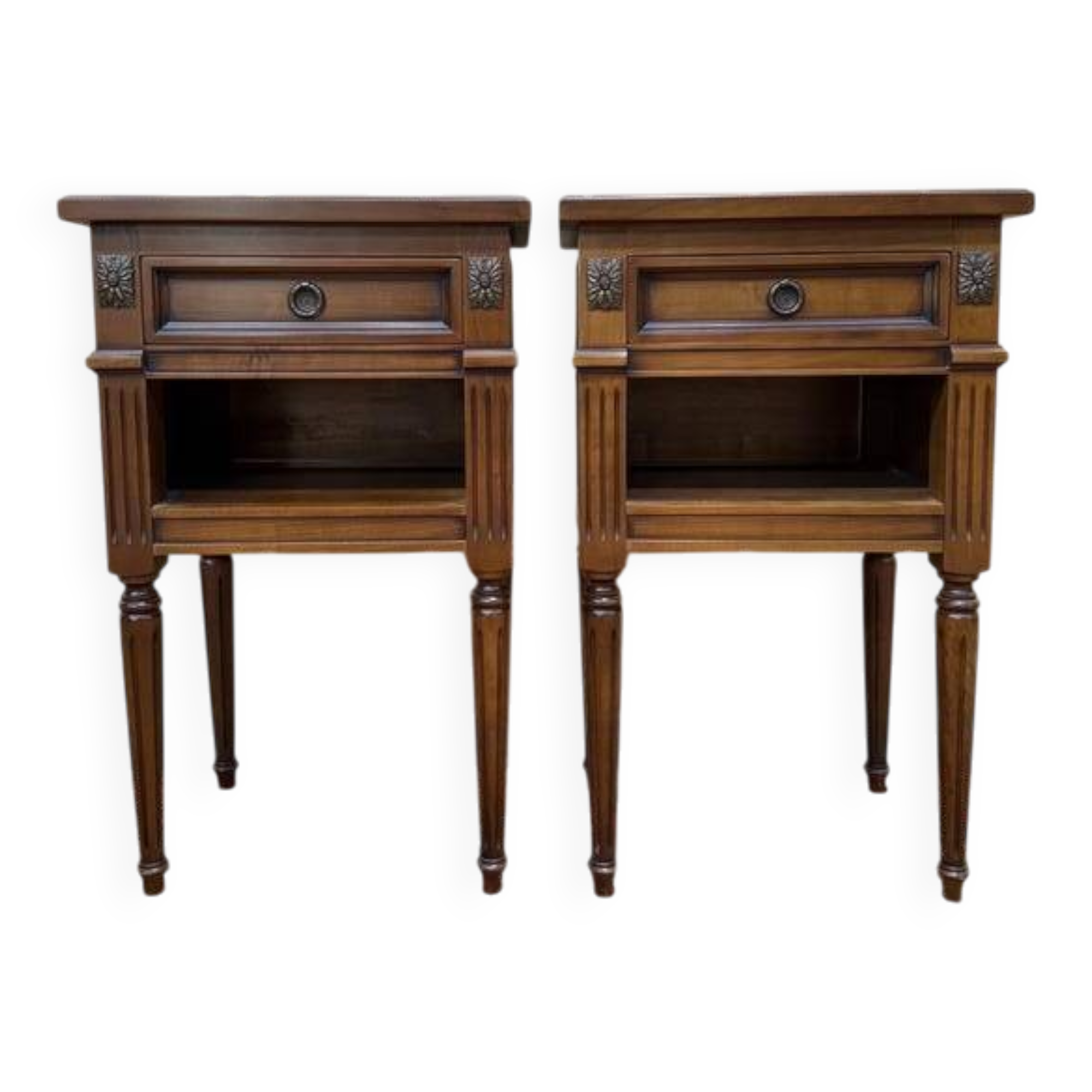 Paire de tables de chevets de style Louis XVI en merisier