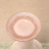 Vase en verre rose figurant une main, années 60