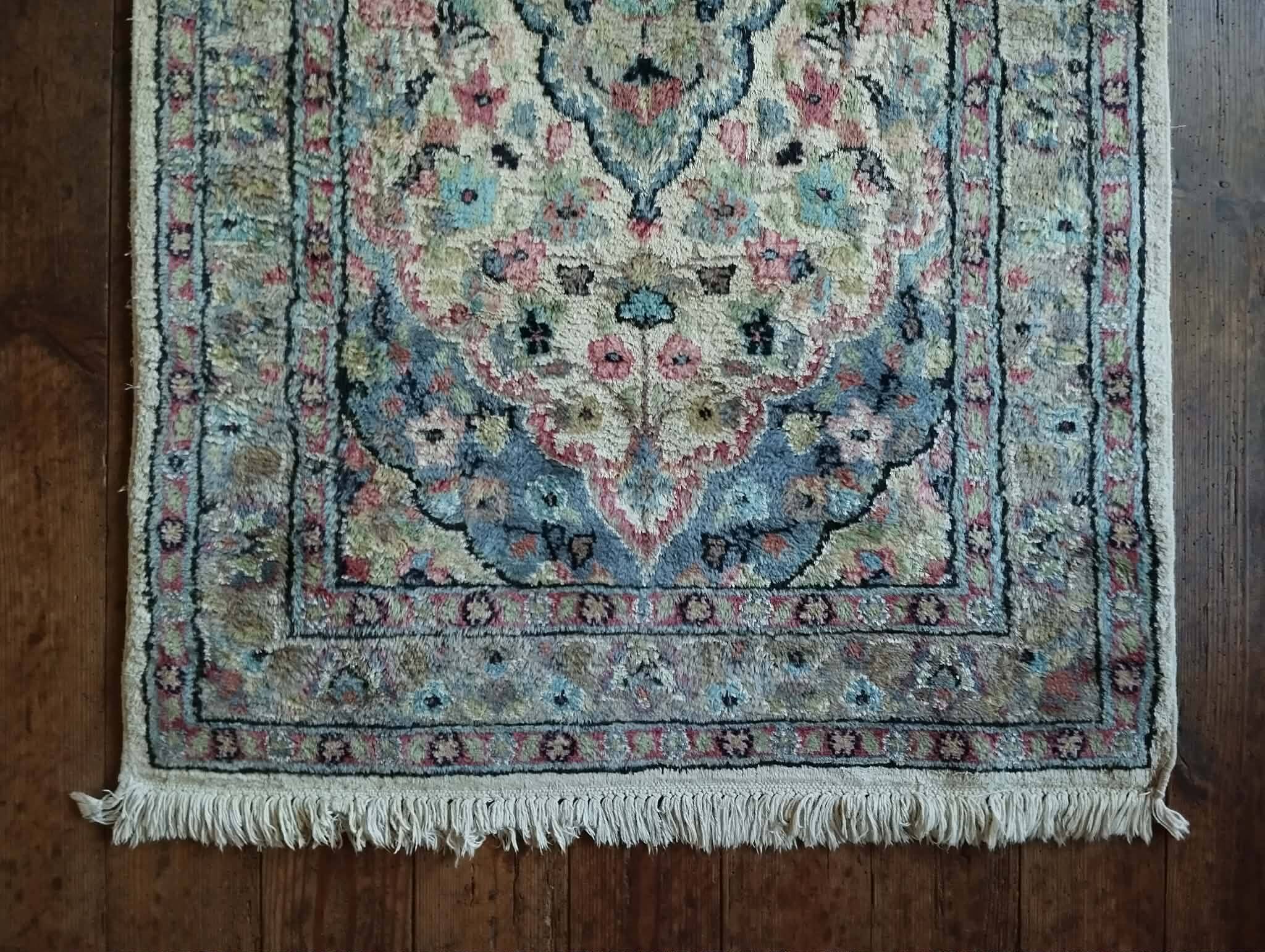 Handmade Pakistani wool and silk rug 128x80cm