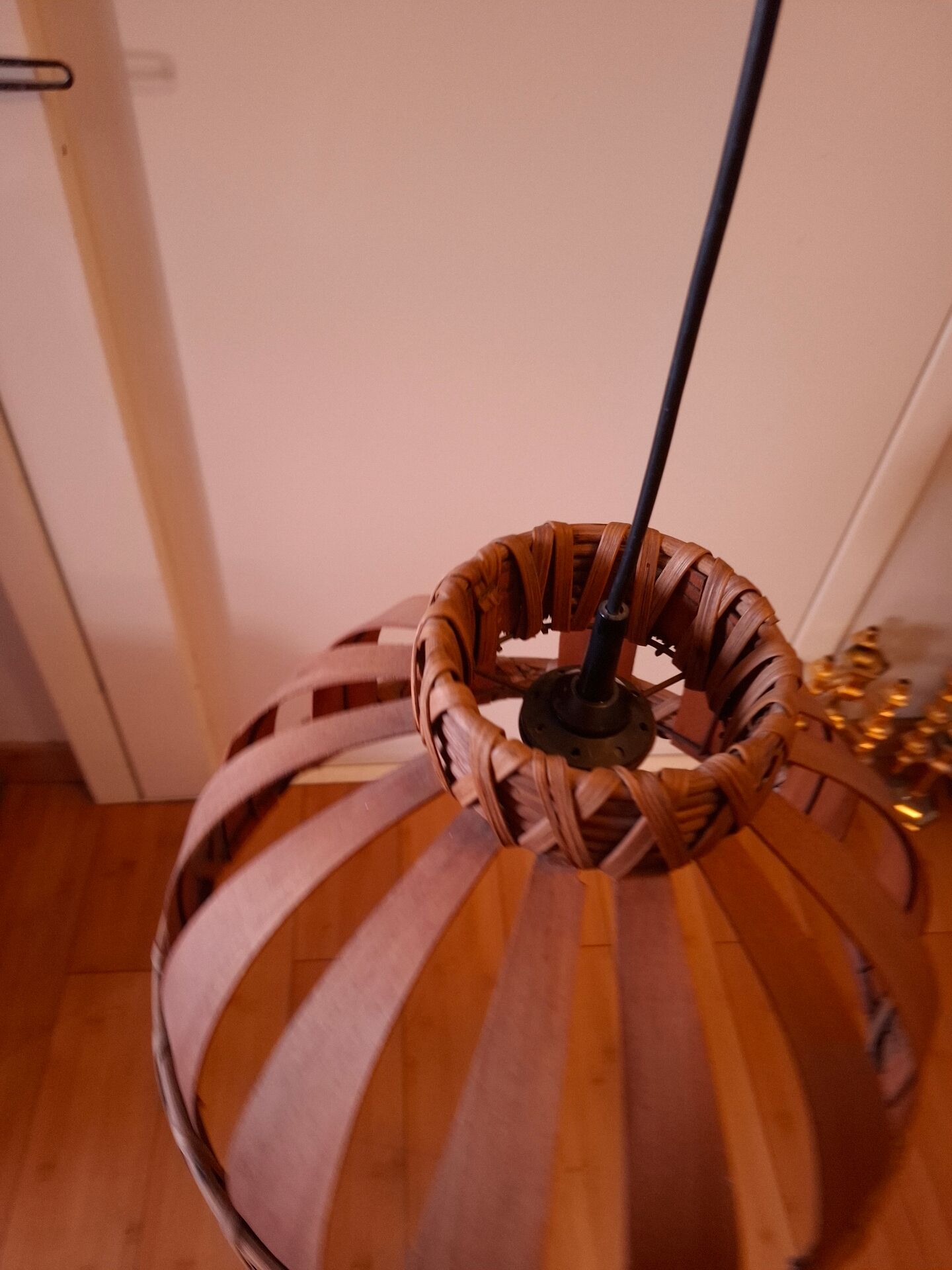 Scandinavian wooden slat suspension