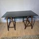 Bureau en rotin double plateau en verre fumé, années 70.