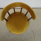 Chaise en noyer et velours franges assorties couleur or
