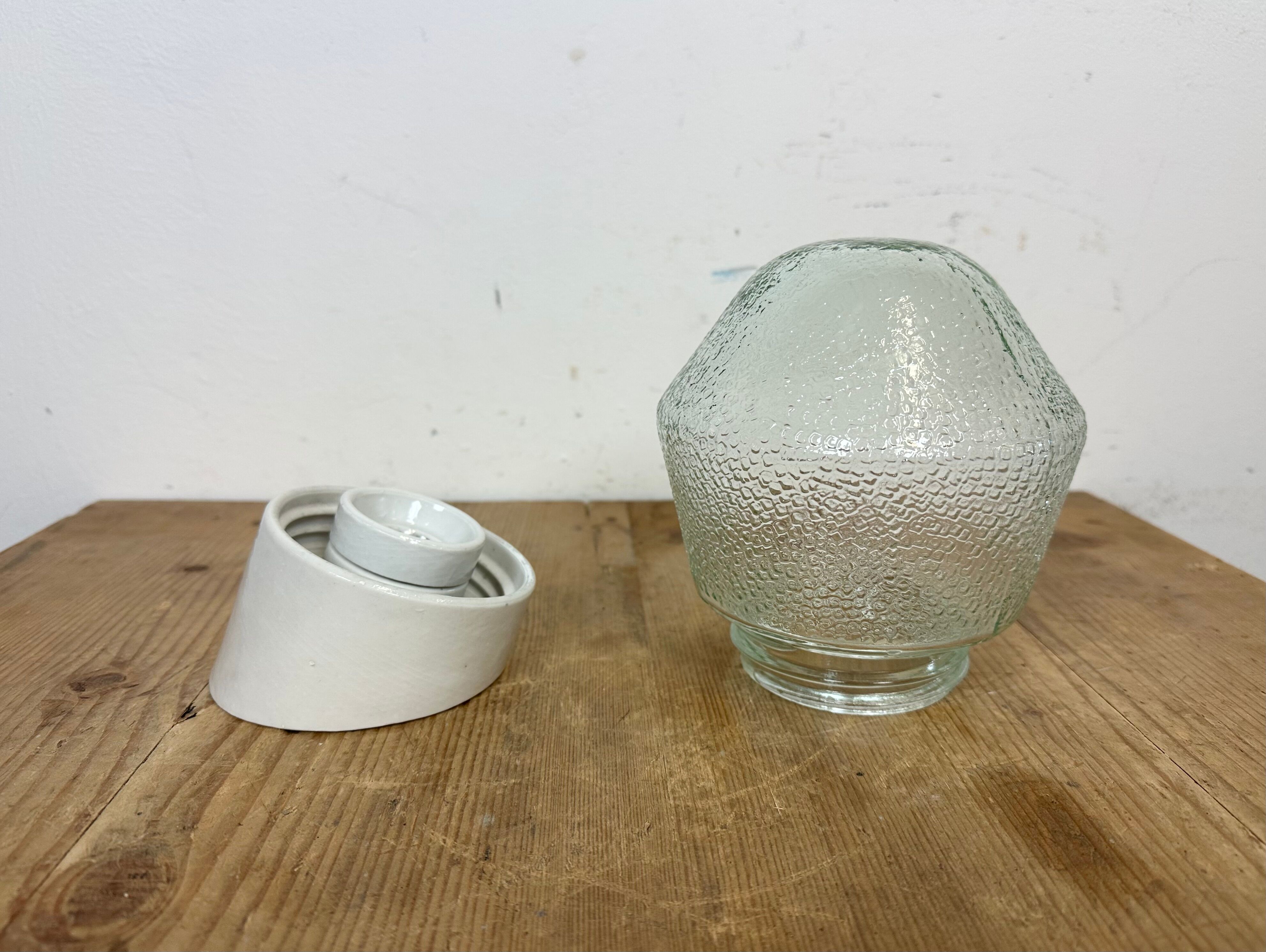 Applique murale en porcelaine blanche vintage, années 1970