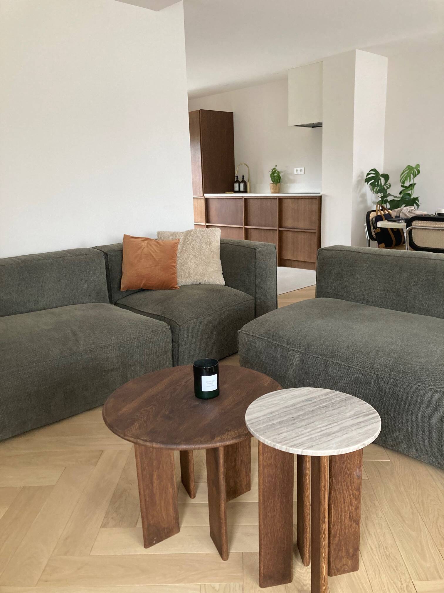 Minimalist style nesting coffee table