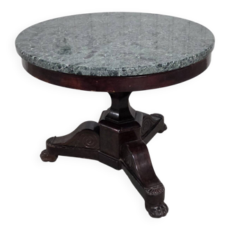 Mahogany and marble gueridon from the Restoration period.