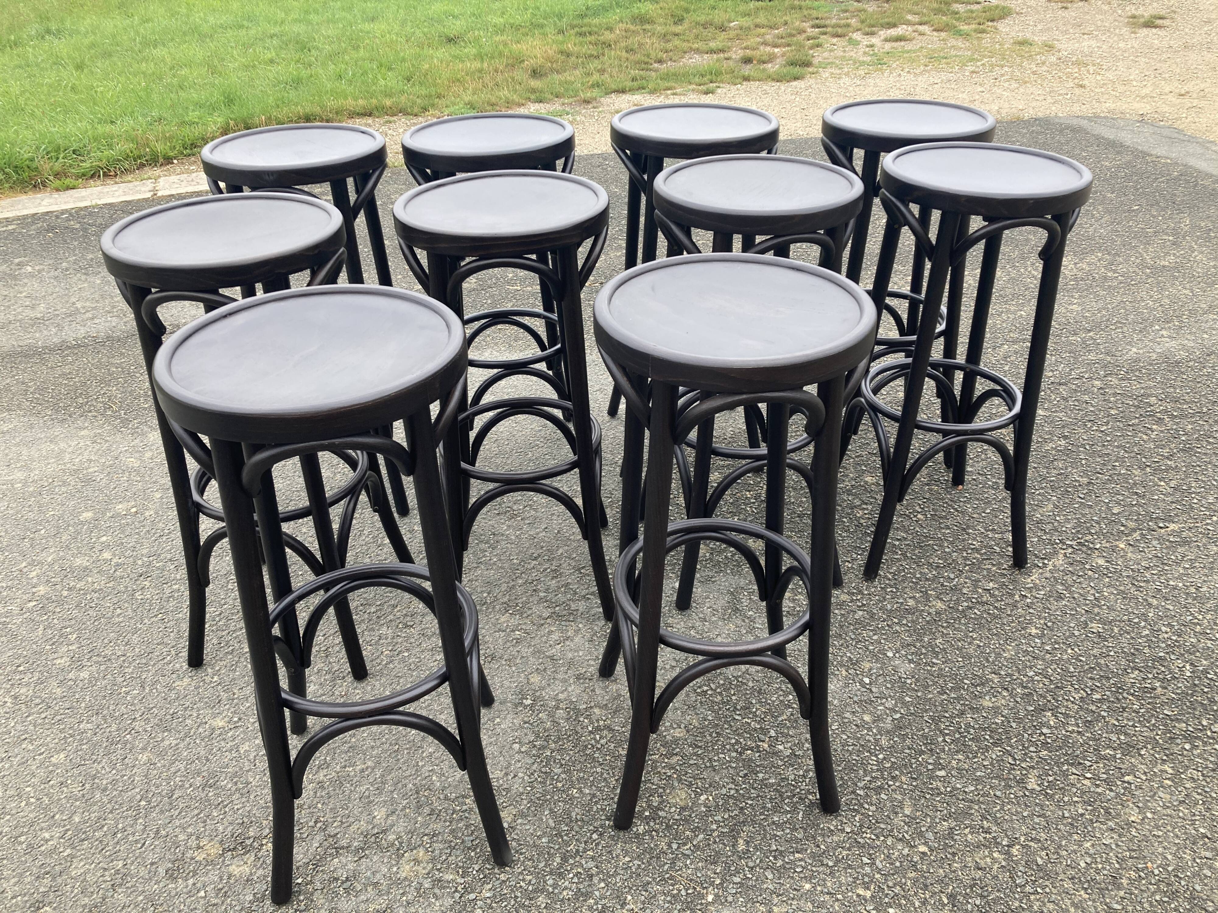 Set of 10 bar stools