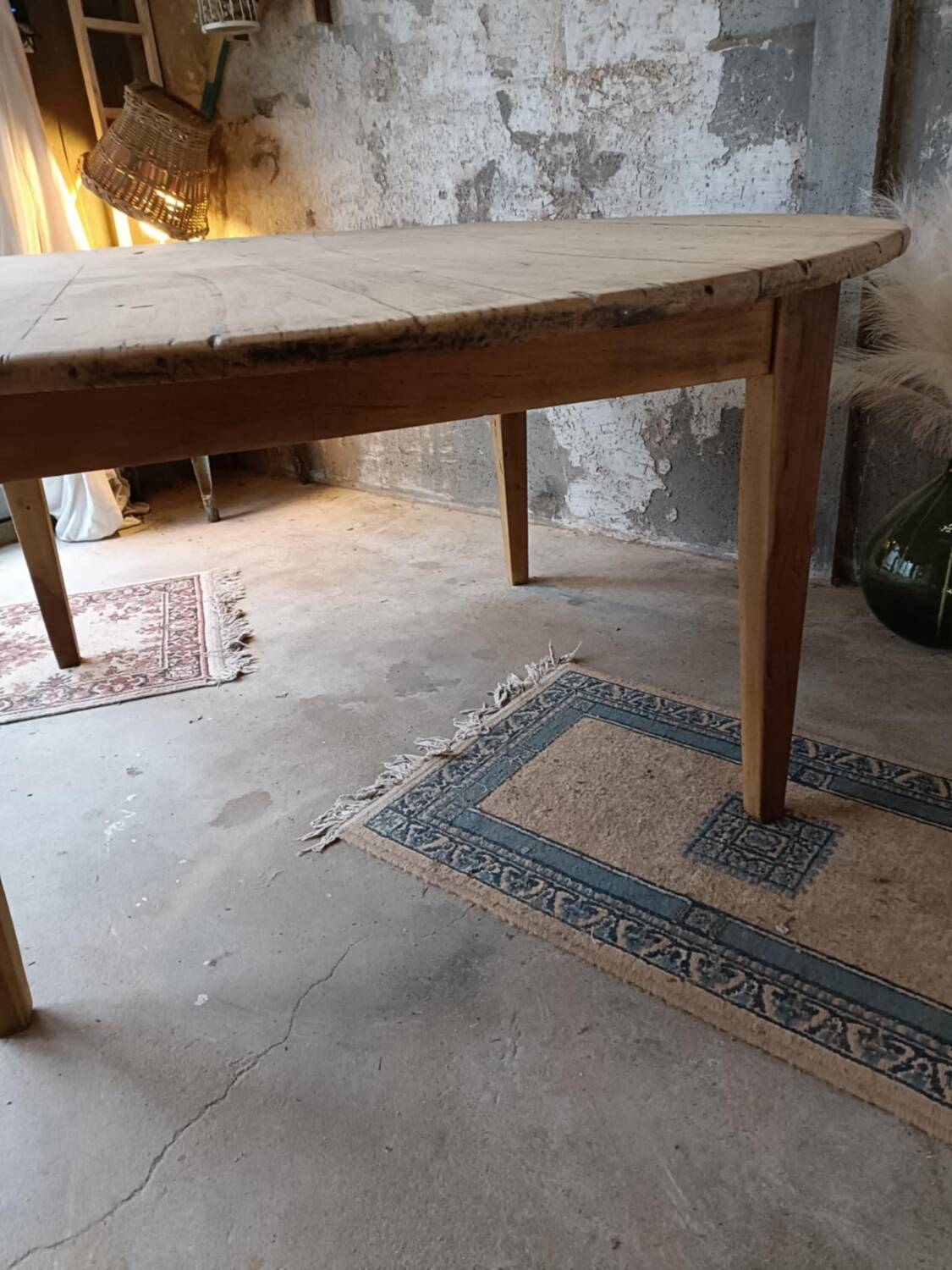 Round farmhouse table