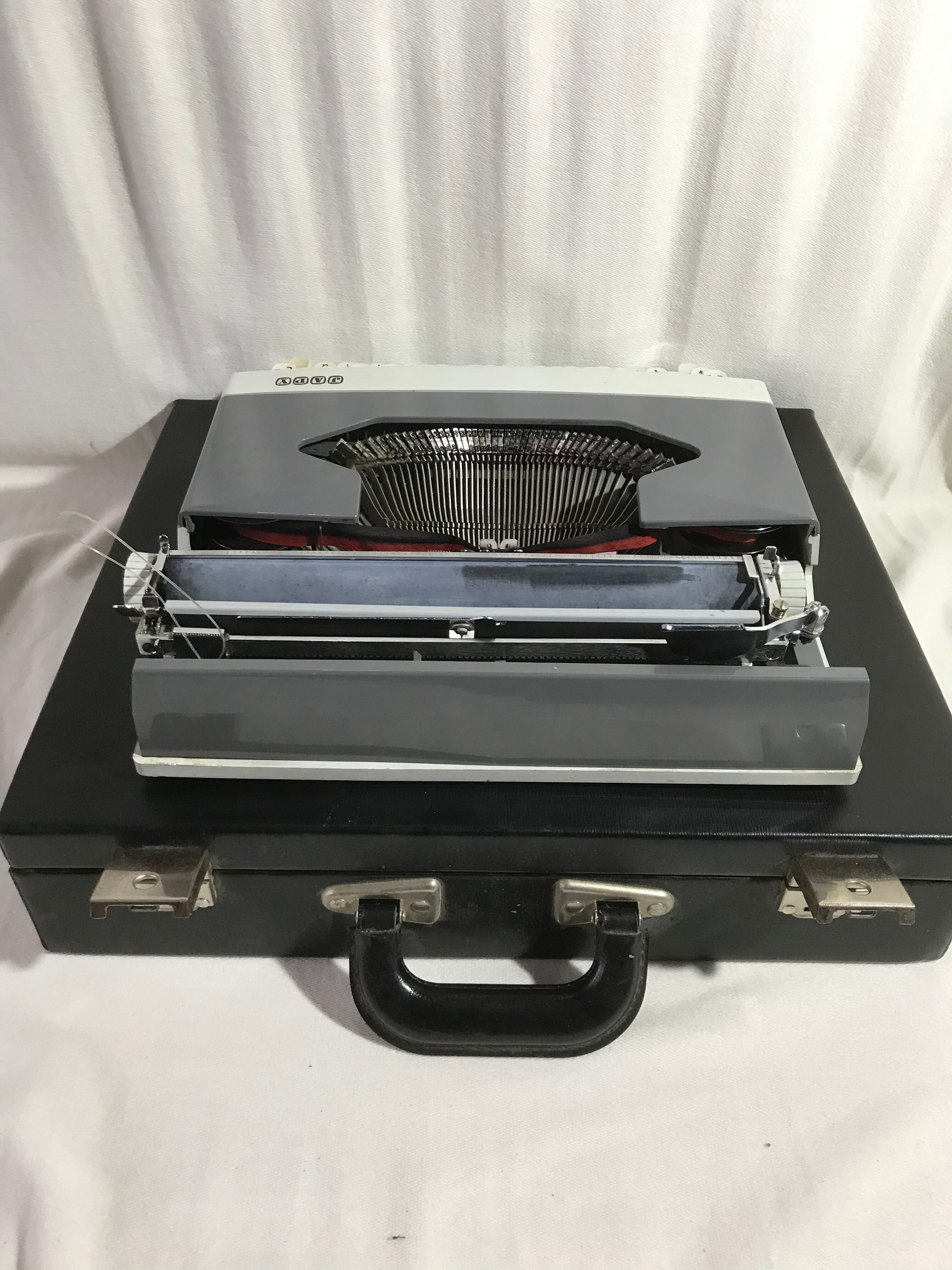Former HJapy white metal writing machine - grey - vintage black malle