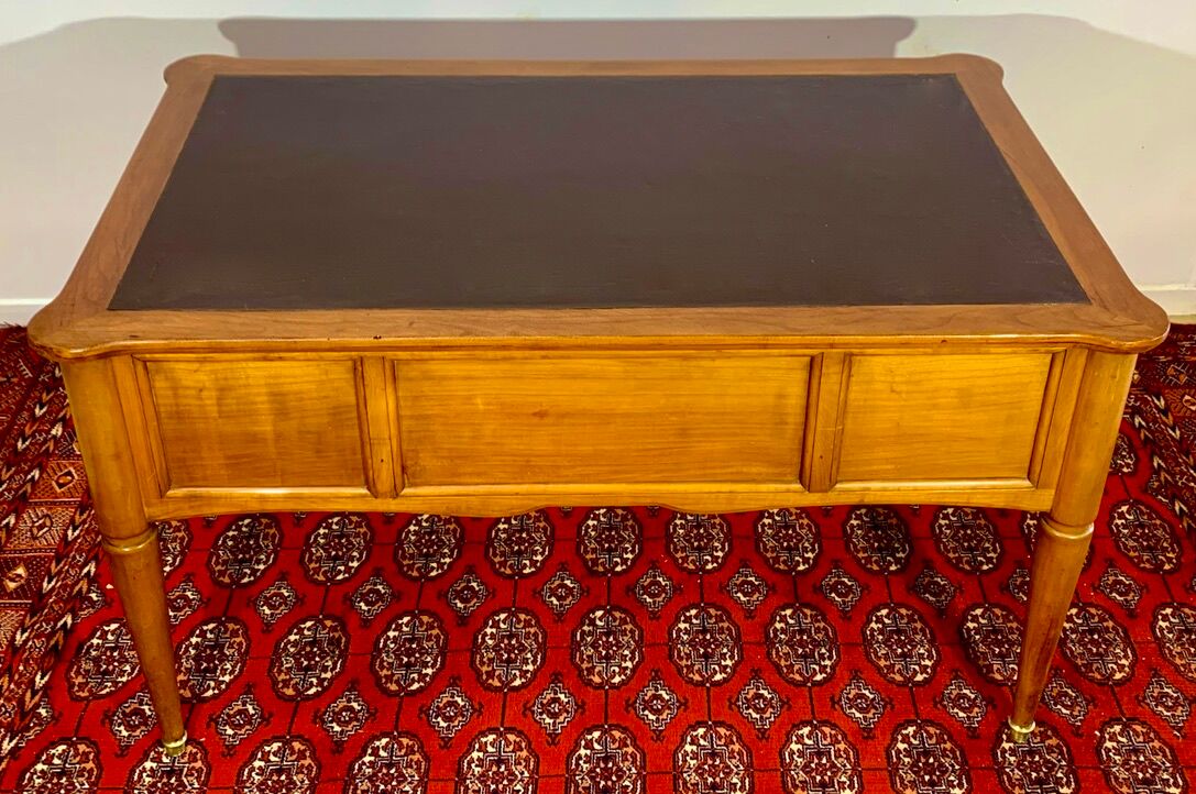 Louis XVI desk in cherry wood and gilded bronzes