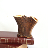 Vase en corne de cerf