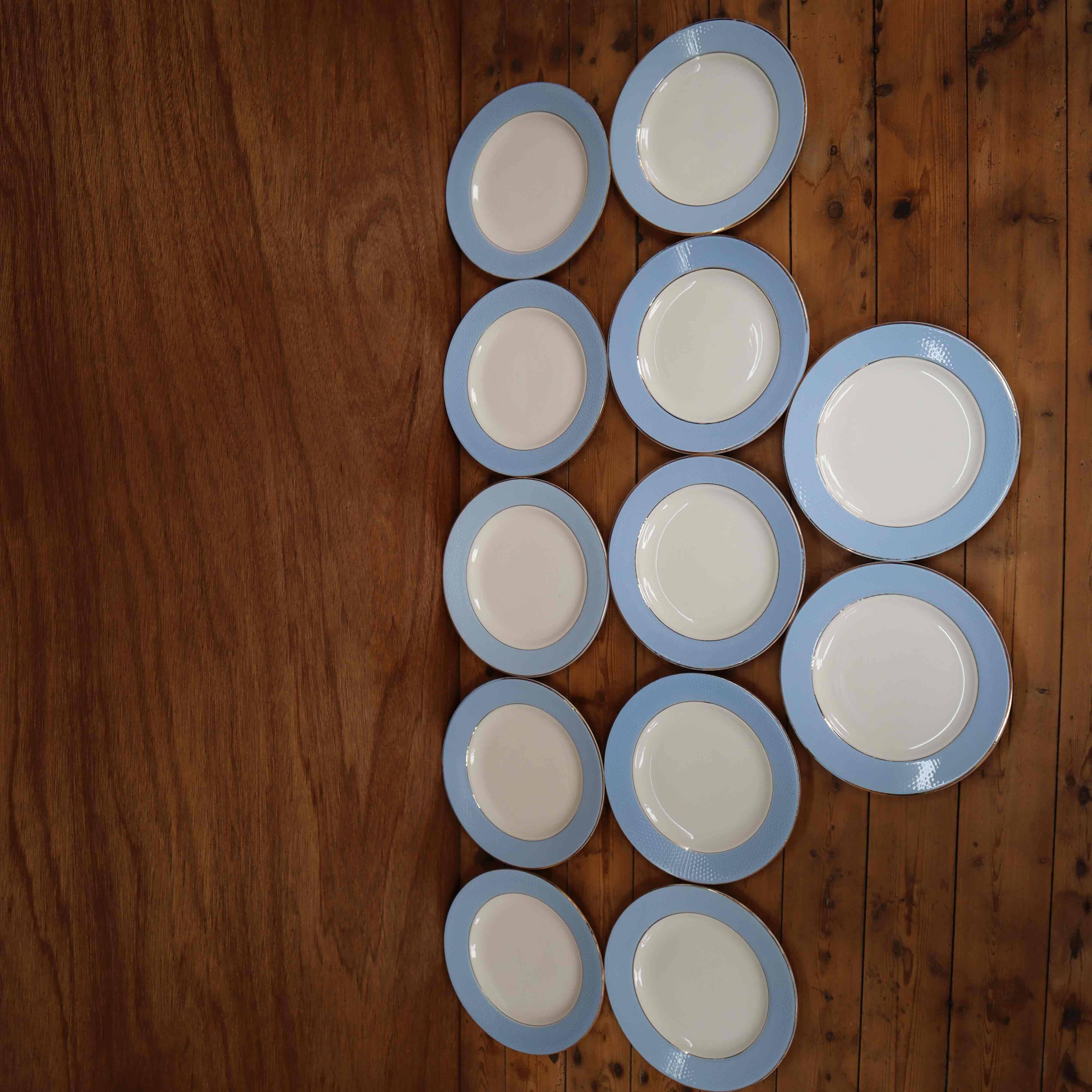 Set of 6 flat plates l'Amandinoise blue and gold outline 7885