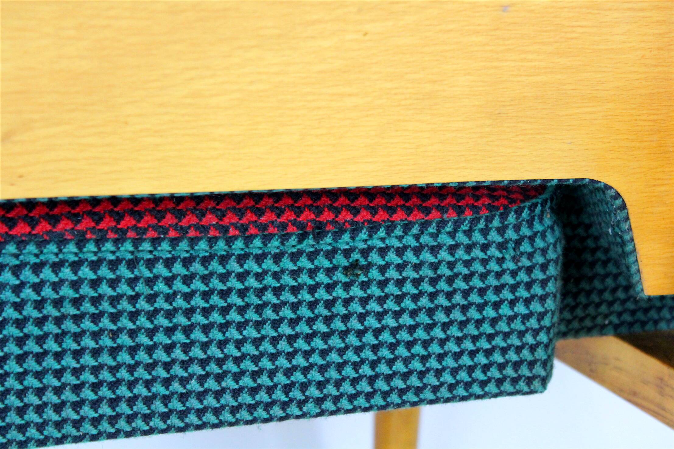 Canapé attribué à Miroslav Navratil pour Drevopodnik Brno, années 1960.