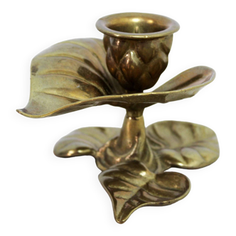 Brass leaf candle holder