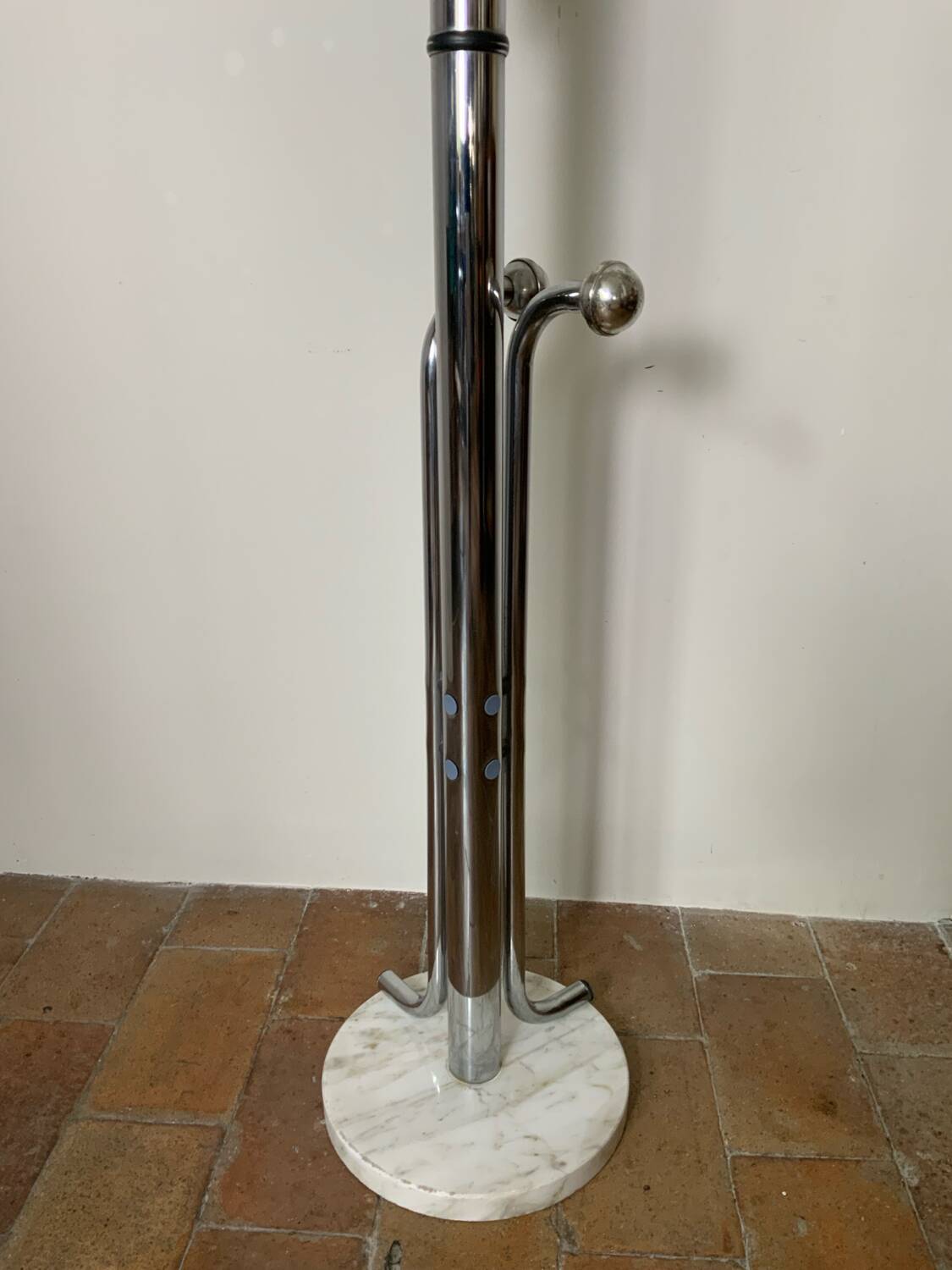 Freestanding coat rack